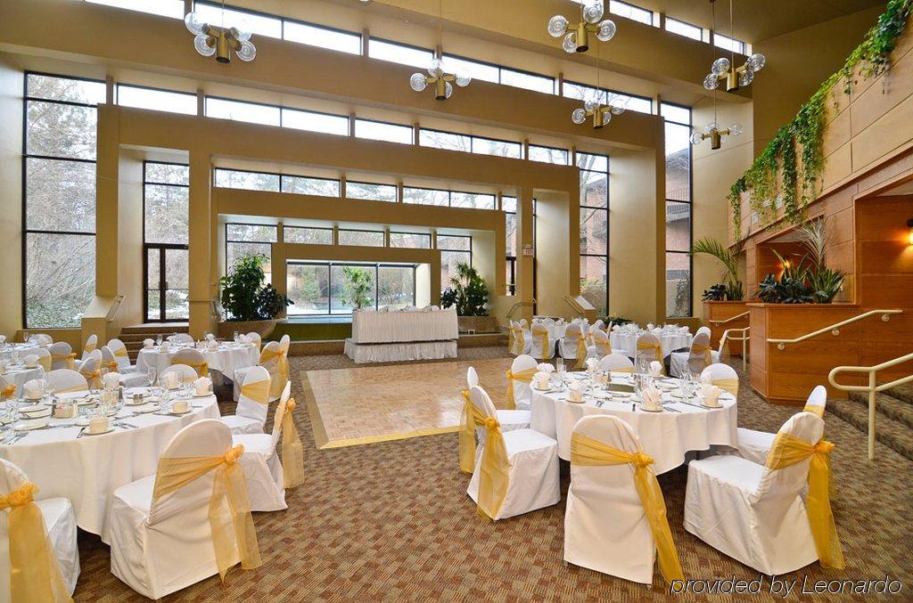 Clock Tower Resort And Conference Center - Рокфорд Ресторан фото
