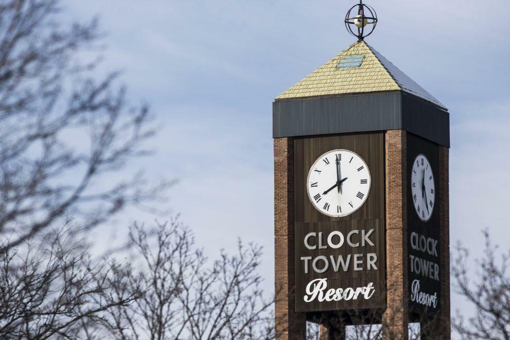 Clock Tower Resort And Conference Center - Рокфорд Экстерьер фото